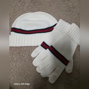 GUCCI authentic SIZE MED Unisex White 100% Lame Wool GREEN, RED, GREEN& GLOVES